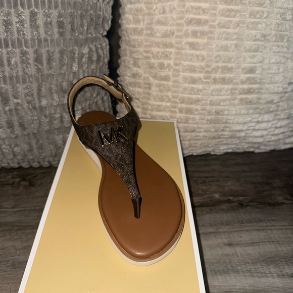 Michael Kors Brown T-Strap Sandals - Picture 1 of 3